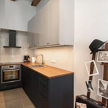 Butas Stylish Old Town By Urban Rent